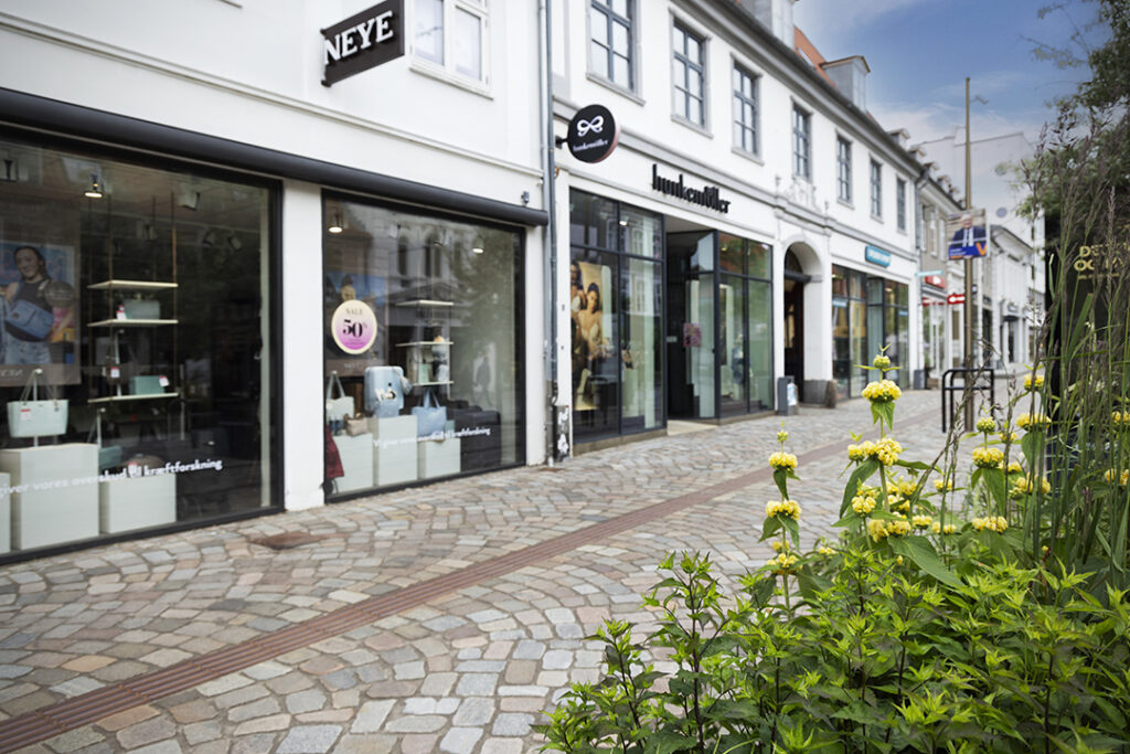 Lithomex fast fuge i belægning på gågaden i Horsens